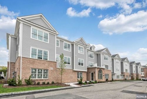 5208 Rio Vista Ln, Rockleigh, NJ 07647