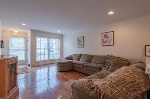 34 Magnolia Way, Paterson, NJ 07508-3105