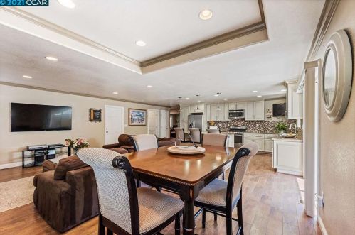 3144 Santa Paula Dr, Concord CA  94518-2821 exterior