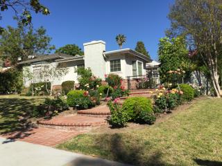 1600 Ben Lomond Dr, Glendale CA  91202-1250 exterior