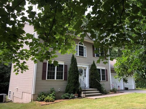 1181 Spindle Hill Rd, Waterbury, CT 06716-1236