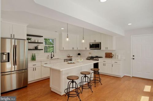 6511 Kansas Ln, Silver Spring MD  20912-4719 exterior