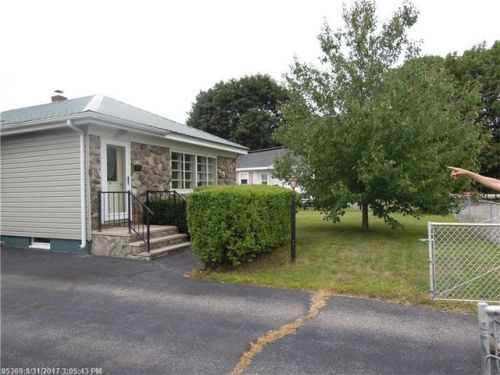 26 Herring Avenue Ext, Biddeford, ME 04005-3806