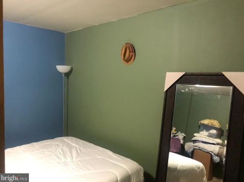 8128 Ditman St, Philadelphia PA 19136-2813 exterior