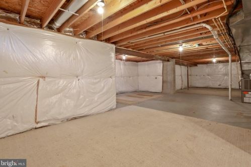 49 Pebble Beach Cir, Charles Town WV  25414-4061 exterior