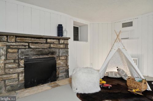 426 Durham St, Philadelphia PA  19119-1222 exterior