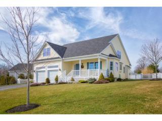 4 Jacqueline Dr, Dover, NH 03820-5019