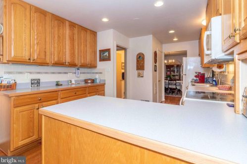 9323 Walking Horse Ct, Springfield, VA 22153-1335