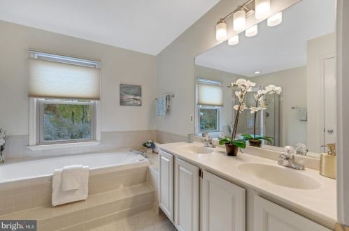 1929 Morningmist Dr, Silver Spring MD exterior