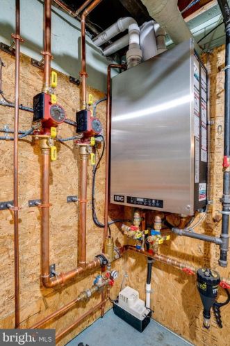 860 Fountain Ave, Lancaster PA  17601-4533 exterior