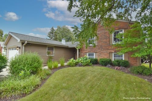 226 Circle Ave, Hanover Park, IL 60108-1743
