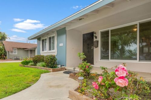 10252 Macduff St, Stanton, CA 90680-1822