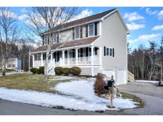 77 Beech Plum Dr, Manchester, NH 03109-5944