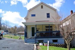 3170 Oak Ave, Altoona PA  16601-1524 exterior