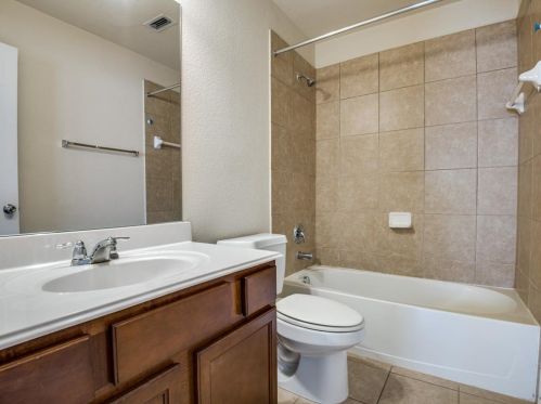 2140 Mcparland Ct, Carrollton TX 75006-2911 exterior