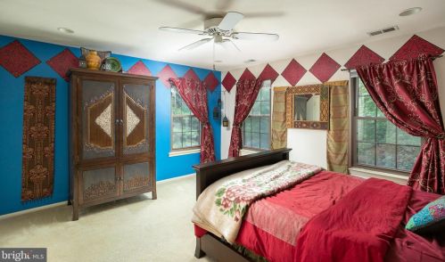 76 Wyndham Pl, Trenton NJ 08691-3126 exterior