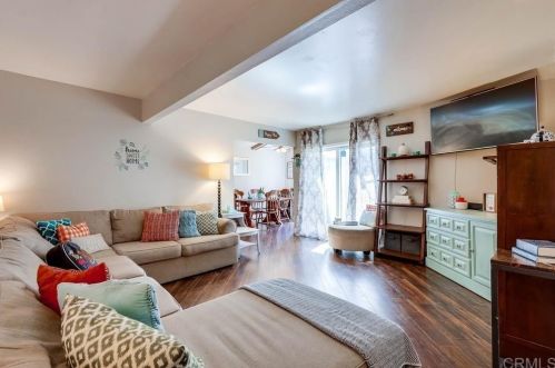 9050 Calle Lucia, Lakeside, CA 92040-5015