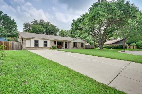 6609 Circleview Ct, Fort Worth, TX 76180-8128