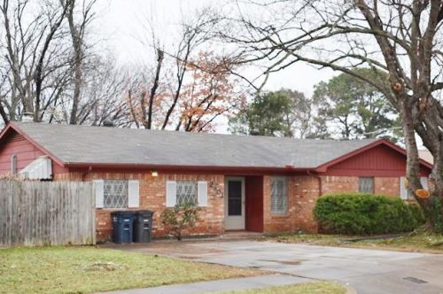 2801 Major St, Fort Worth TX  76112-6708 exterior