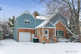 712 Hermitage Dr, Bannockburn, IL 60015-4449