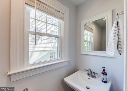 2009 Grace Church Rd, Silver Spring MD 20910-2116 exterior