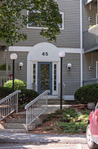 45 Dogwood Dr, Nashua, NH 03062-4404