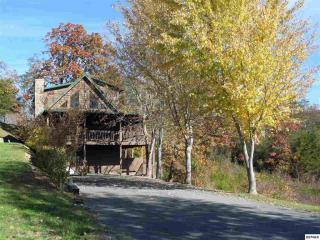 1805 Skyhawk Ln, Pigeon Forge, TN 37876-2639