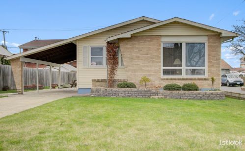 2717 Harrison Pl, Waukegan, IL 60085-2414