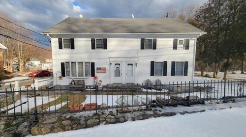 3 New St, Burrillville, RI 02839-1192