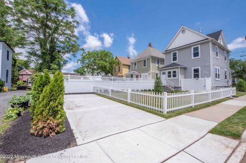 22 High St, Tinton Falls NJ  07724-3451 exterior