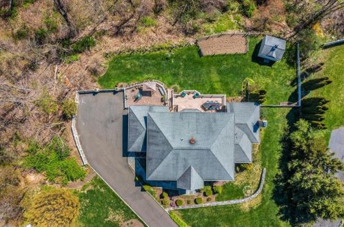 32 Whipporwill Dr, Huntington, CT 06484-5953