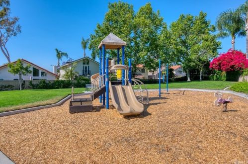 15 Alba, Irvine CA  92620-1901 exterior