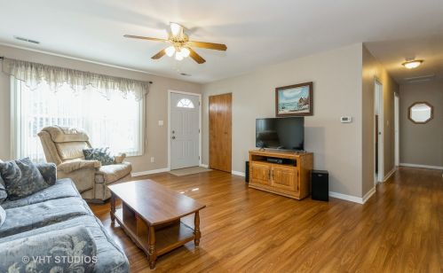 2201 Macfarlane Dr, Joliet, IL 60435-3245