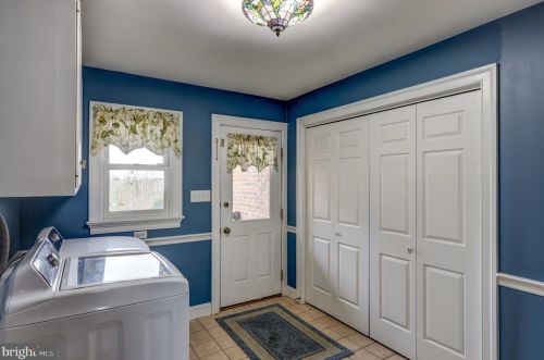 2045 Rockvale Rd, Lancaster PA  17602-1405 exterior