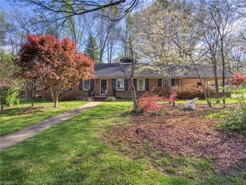 1023 Sherwood Dr, Reidsville, NC 27320-5439