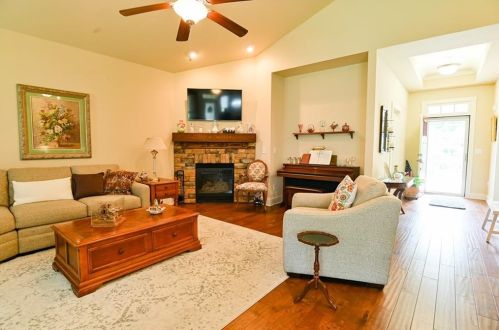 1578 Renaissance Dr, Conyers GA  30012-8024 exterior