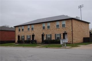 5817 Shadydell Dr, Fort Worth TX  76135-2049 exterior