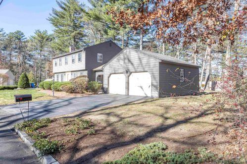 27 Cabot Dr, Nashua, NH 03064-1633