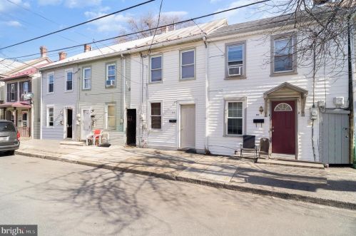 459 Pitt St, Carlisle, PA 17013-1946