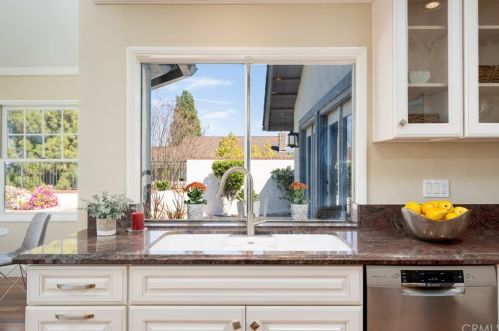 611 Frontier Ct, Anaheim CA  92807-4731 exterior