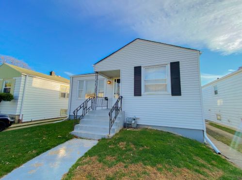 7007 43rd St, Forest View, IL 60402-4302