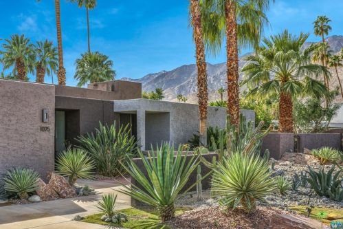 1075 Suntan Ln, Palm Springs, CA 92264-8426