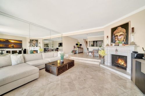 3561 Windspun Dr, Huntington Beach CA  92649-2027 exterior