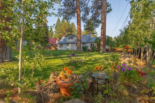 10855 Star Pine Rd, Truckee, CA 96161-2114