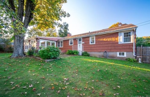 261 Sisk St, Middletown, CT 06457-2317