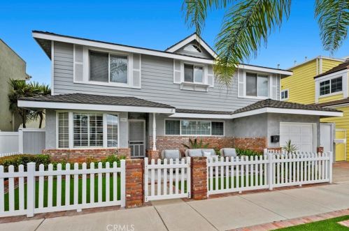 308 10th St, Huntington Beach, CA 92648-4502