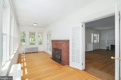 409 Warwick Rd, Tavistock NJ 08033-3829 exterior