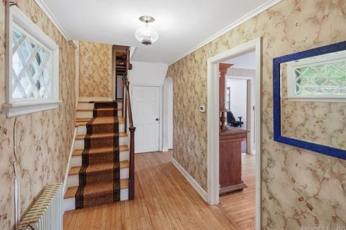 12 Mountain Rd, Somers, CT 06071-1712