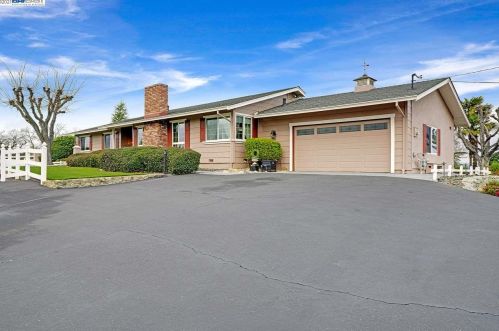 1786 Lomitas Ave, Livermore, CA 94550-6475