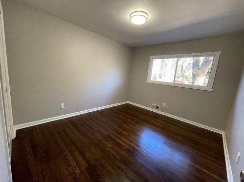 3522 Dl Ln, Atlanta GA  30331-2516 exterior